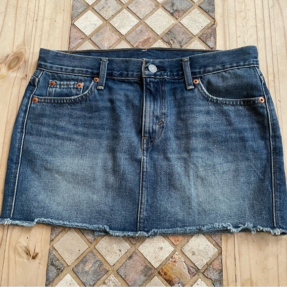 Levi’s Denim mini skirt - Picture 2 of 9